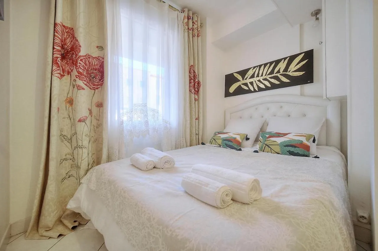 2 Pieces Moderne Centre Ville A1B237 Cannes