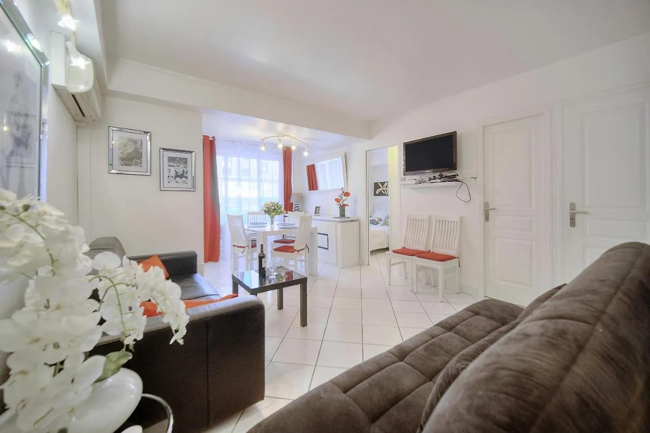 Apartment 2 Pieces Moderne Centre Ville A1B237 Cannes France