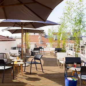 4* מלון Okko Centre