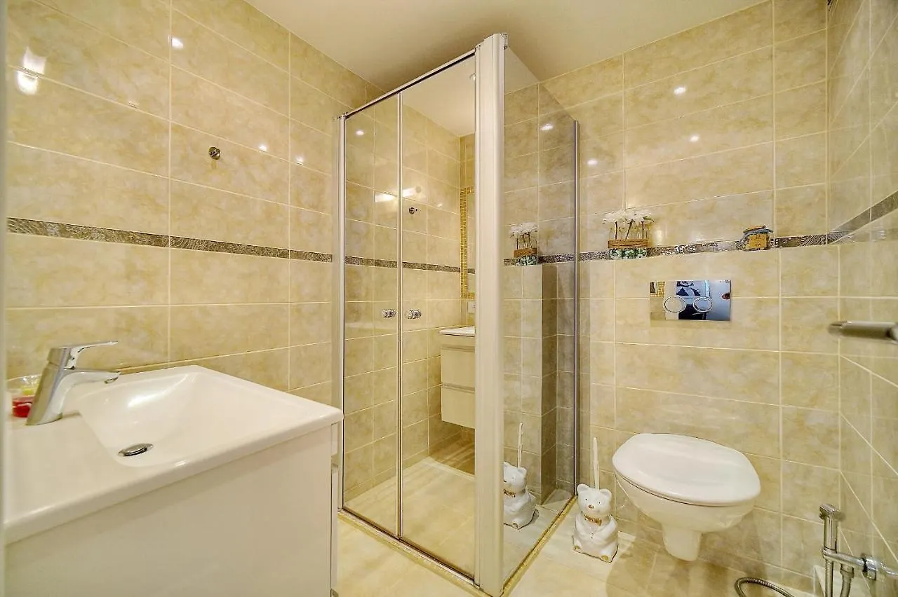 2 Pieces Moderne Centre Ville A1B237 Cannes