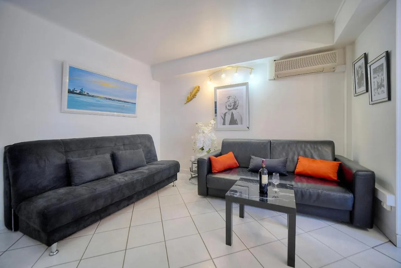 2 Pieces Moderne Centre Ville A1B237 Cannes Apartmán